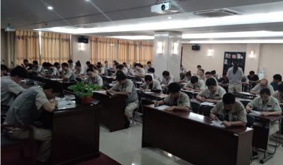 素質(zhì)就業(yè)，技能立業(yè)